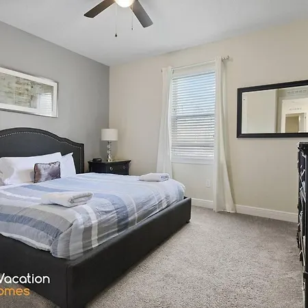 Multiple Family Home 16 Roomsfree Pool/Spa